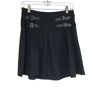 HOT TOPIC - WOMEN'S MEDIUM - BLACK BUCKLE PLEATED SKATER GOTH SKIRT